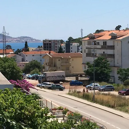 Ostojic Πανσιόν *